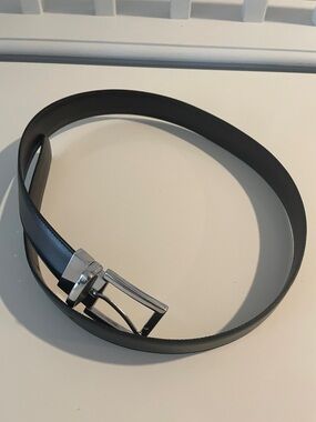 Banana Republic Reversible  Black Brown Leather Belt with Silver Buckle Size 42